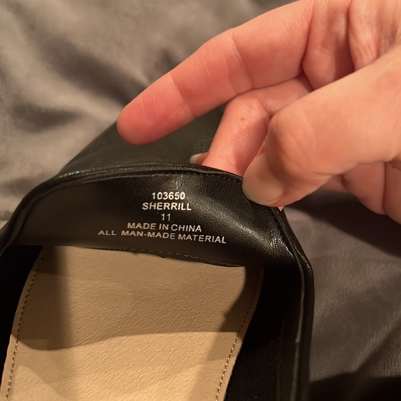 Black flats - Picture 2 of 3